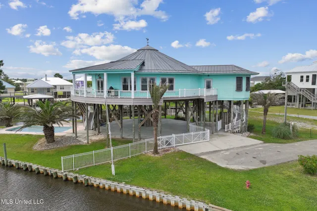 $975,000 | 141 Janelle Drive, Bay St. Louis, MS 39520