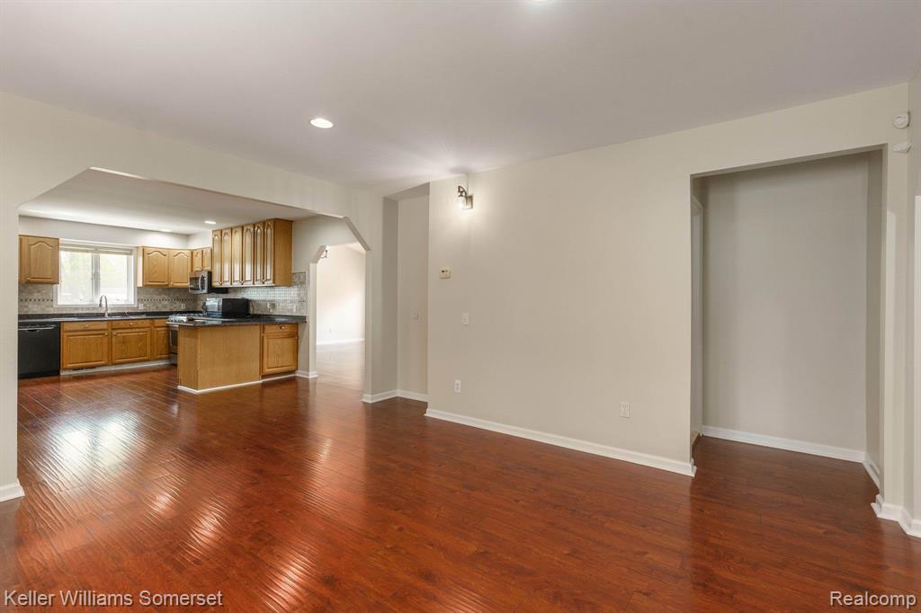6879 John R Road Troy, MI 48085 - Photo 9 of 51