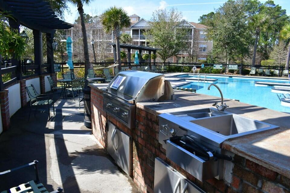 2021 Basildon Road, Unit 2021 Mount Pleasant, SC 29466 - Photo 28 of 34 BBQ Area