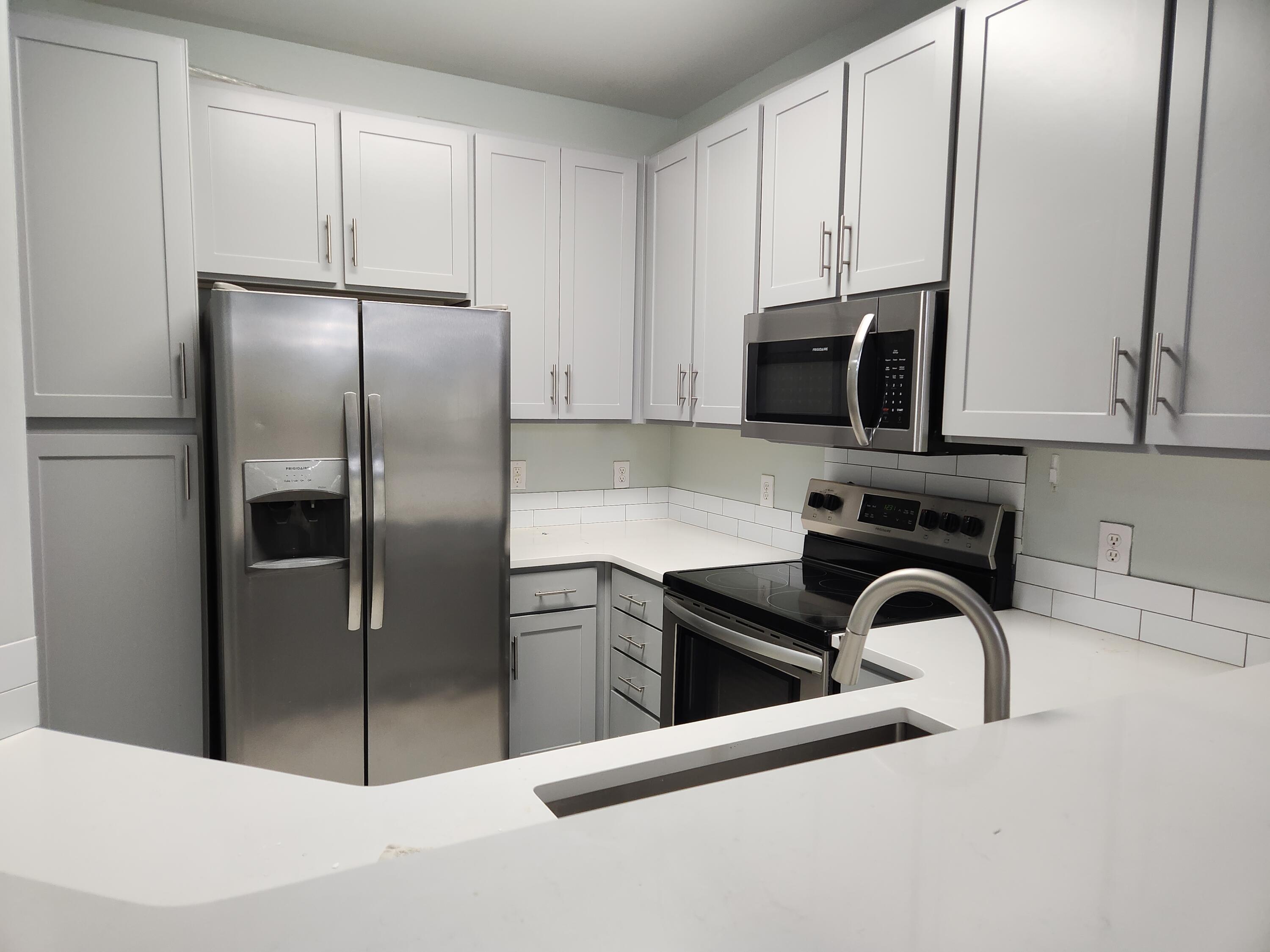 2021 Basildon Road, Unit 2021 Mount Pleasant, SC 29466 - Photo 4 of 22 20251213_160221