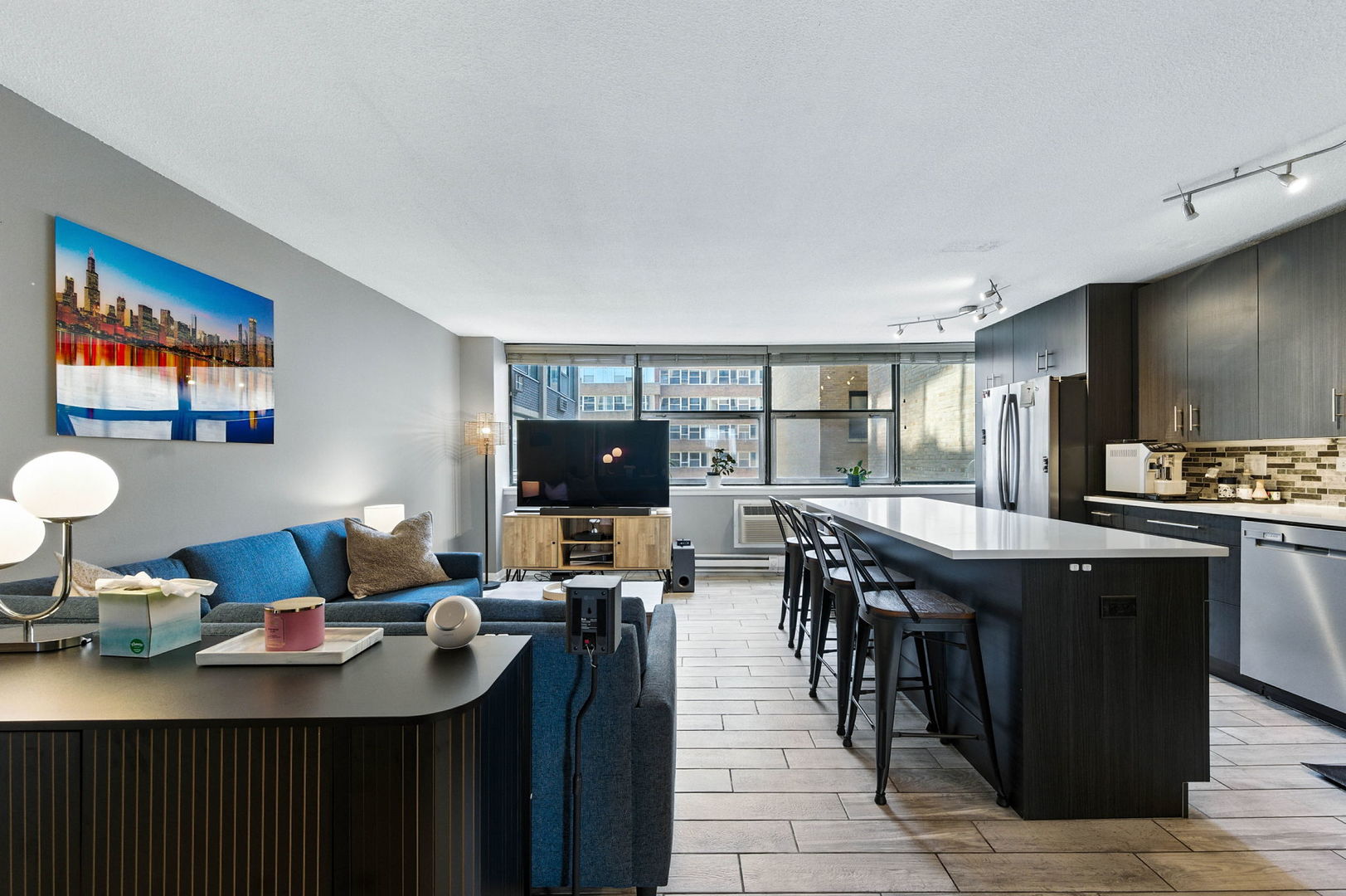 3110 North Sheridan Road, Unit 905 Chicago, IL 60657 - Photo 4 of 17 Gallery Image 4
