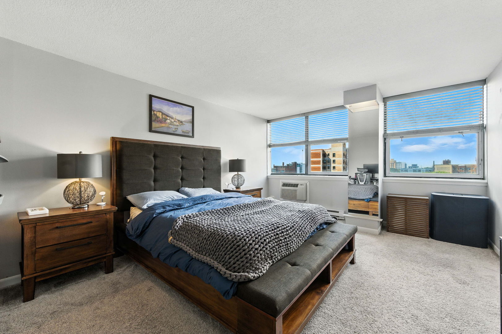 3110 North Sheridan Road, Unit 905 Chicago, IL 60657 - Photo 9 of 17 Gallery Image 9