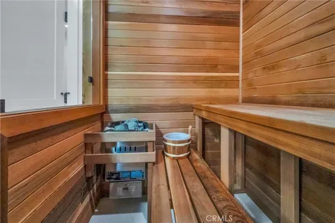 $2,699,000 | 966 Rosecrans Avenue, Manhattan Beach, CA 90266