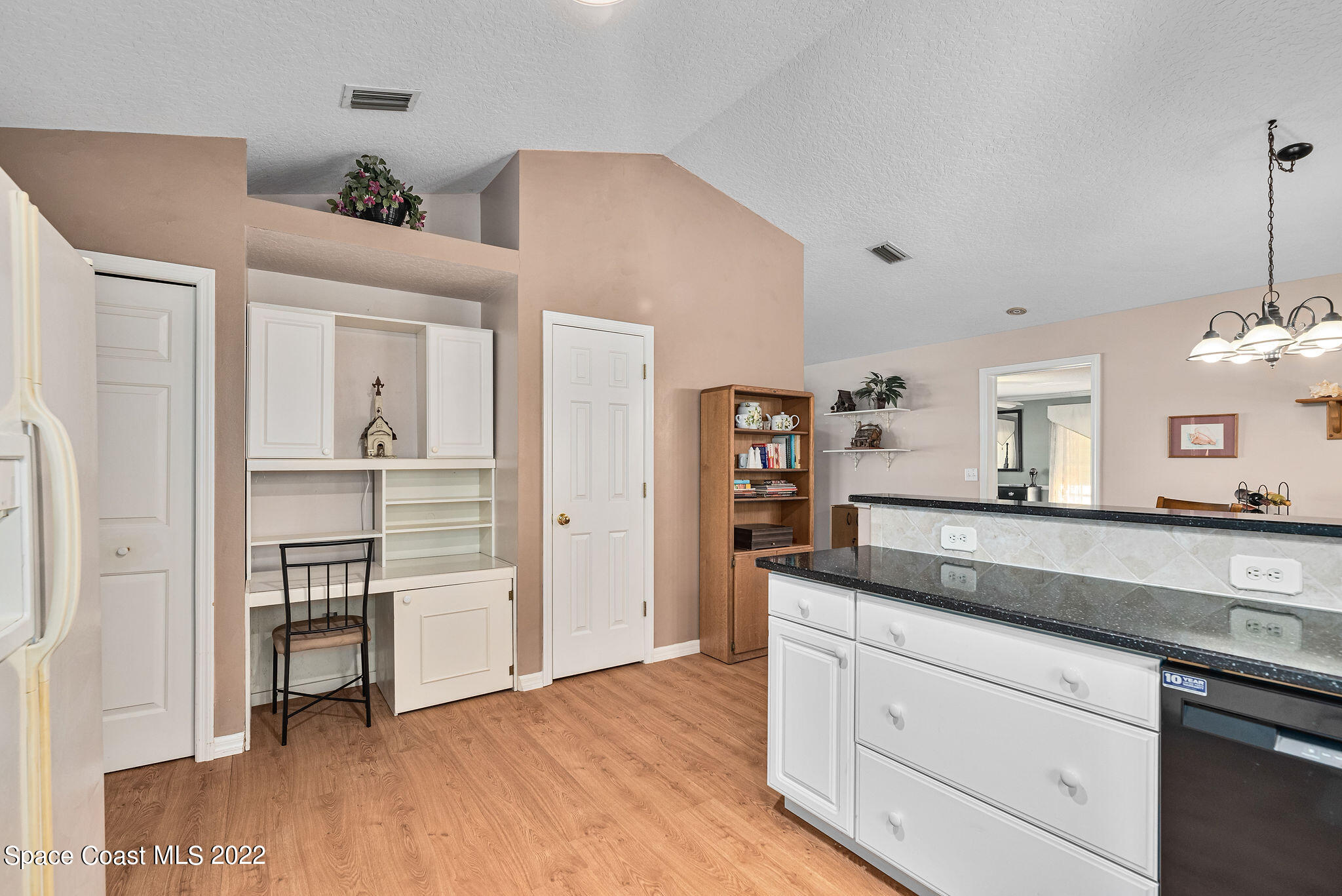 5200 Mar-Lin Woods Road Mims, FL 32754 - Photo 14 of 40 Kitchen