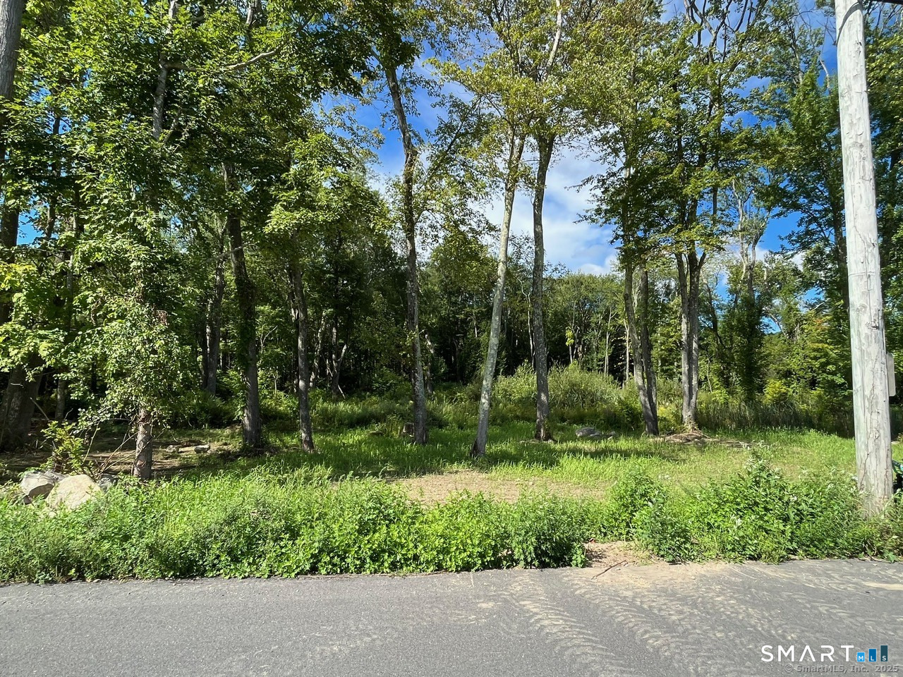 26 100 Acres Road Newtown, CT 06470 - Photo 1 of 14 Gallery Image 1