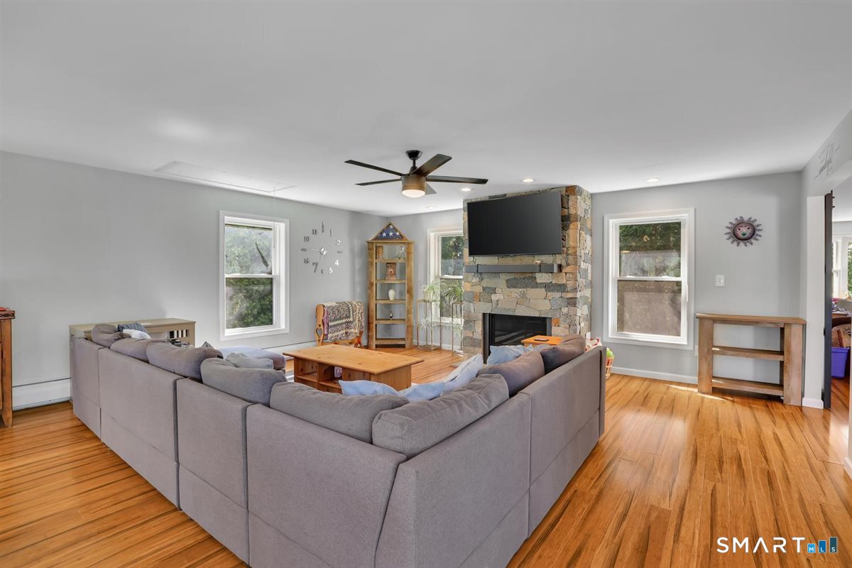 58 School House Road Wallingford, CT 06492 - Photo 9 of 35