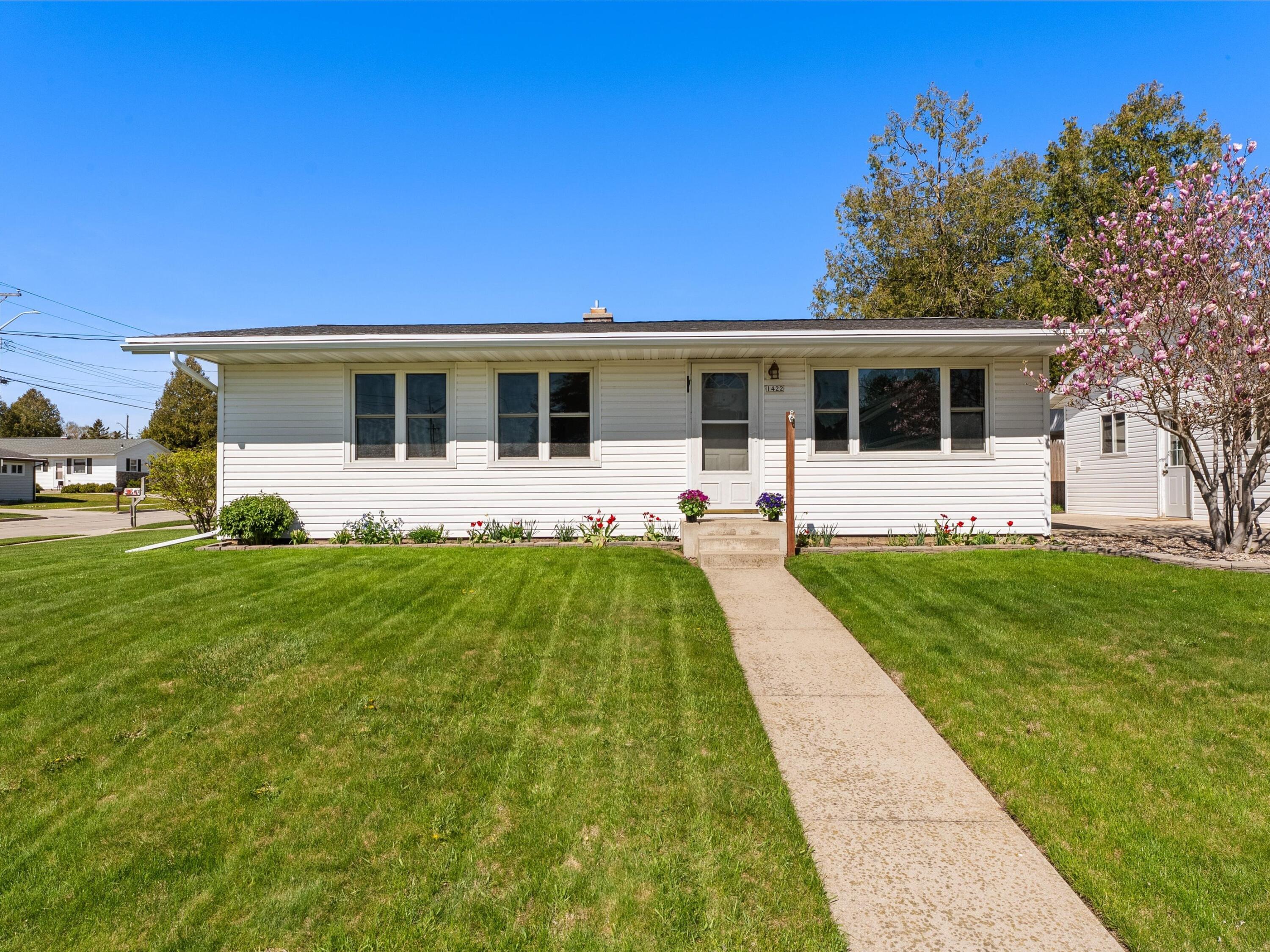 1422 South 35th Street Manitowoc, WI 54220 - Photo 22 of 28 1422 S 35th St