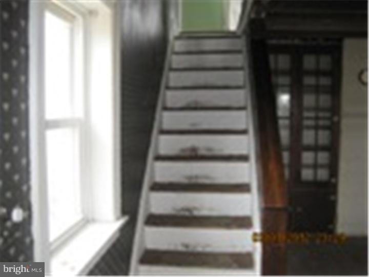 145 Ridge Road Telford, PA 18969 - Photo 13 of 25 Foyer