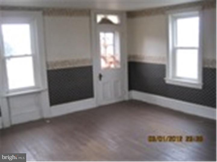 145 Ridge Road Telford, PA 18969 - Photo 8 of 25 Living Room