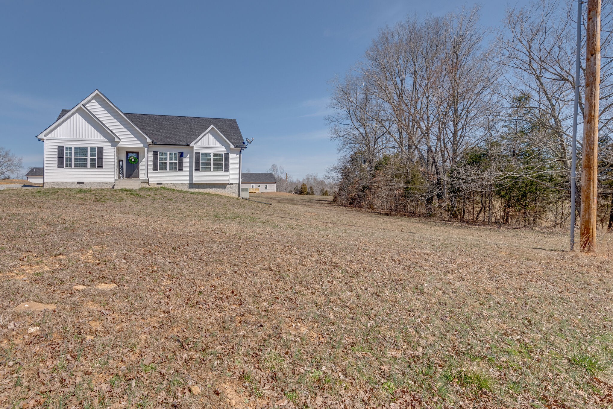 881 Hooper Road Charlotte, TN 37036 - Photo 2 of 29 Gallery Image 2