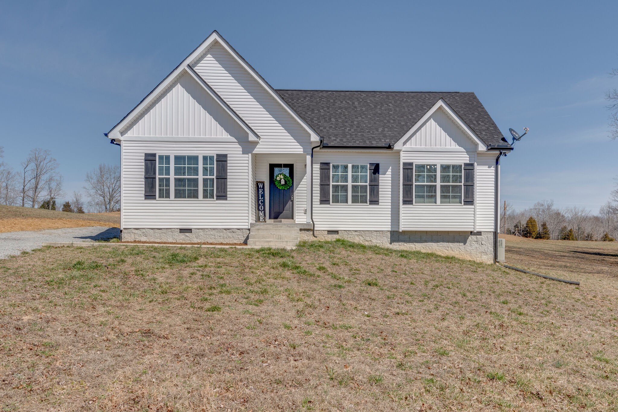 881 Hooper Road Charlotte, TN 37036 - Photo 3 of 29 Gallery Image 3