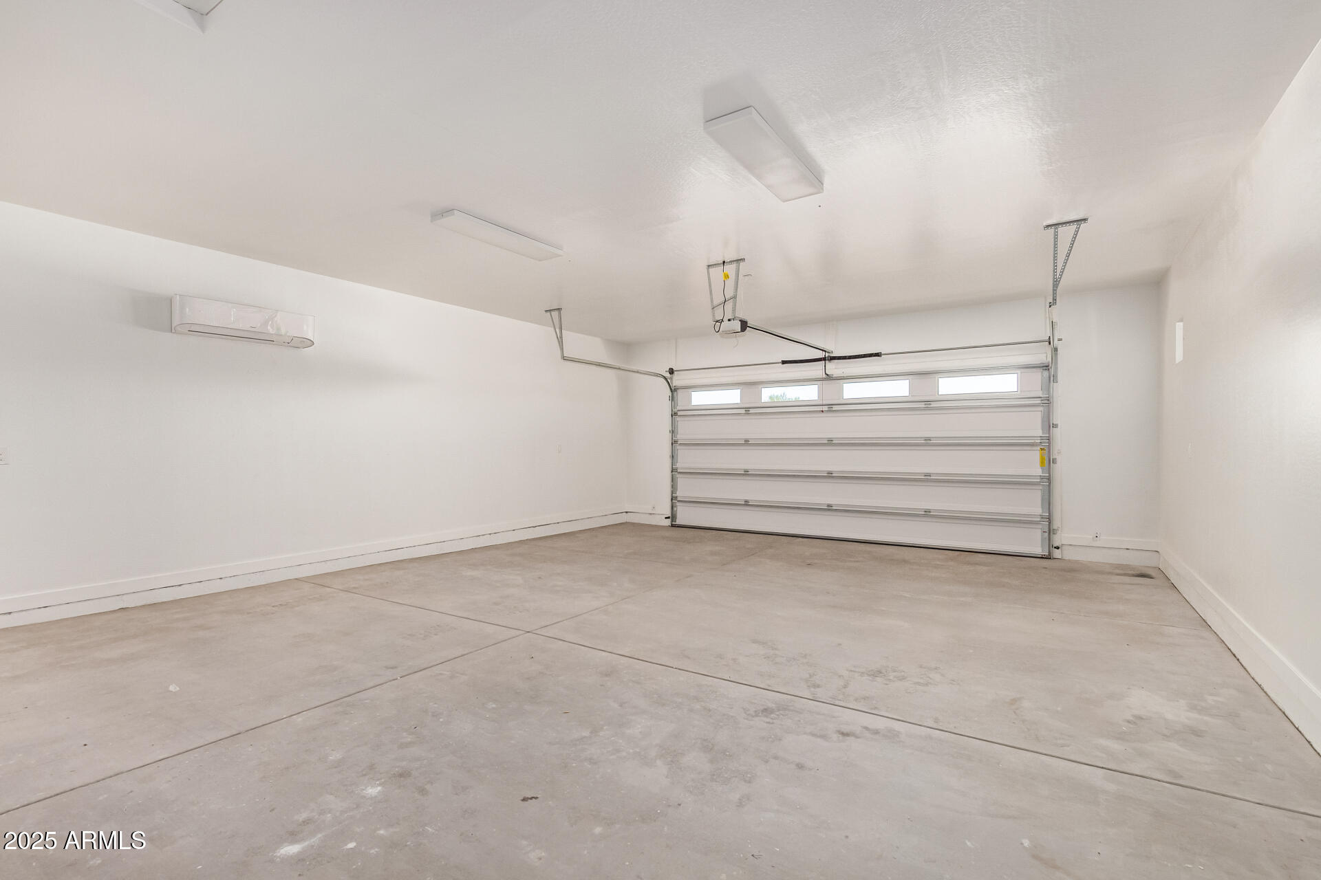 25117 West McArthur Road Wittmann, AZ 85361 - Photo 37 of 43 a view of walk in closet