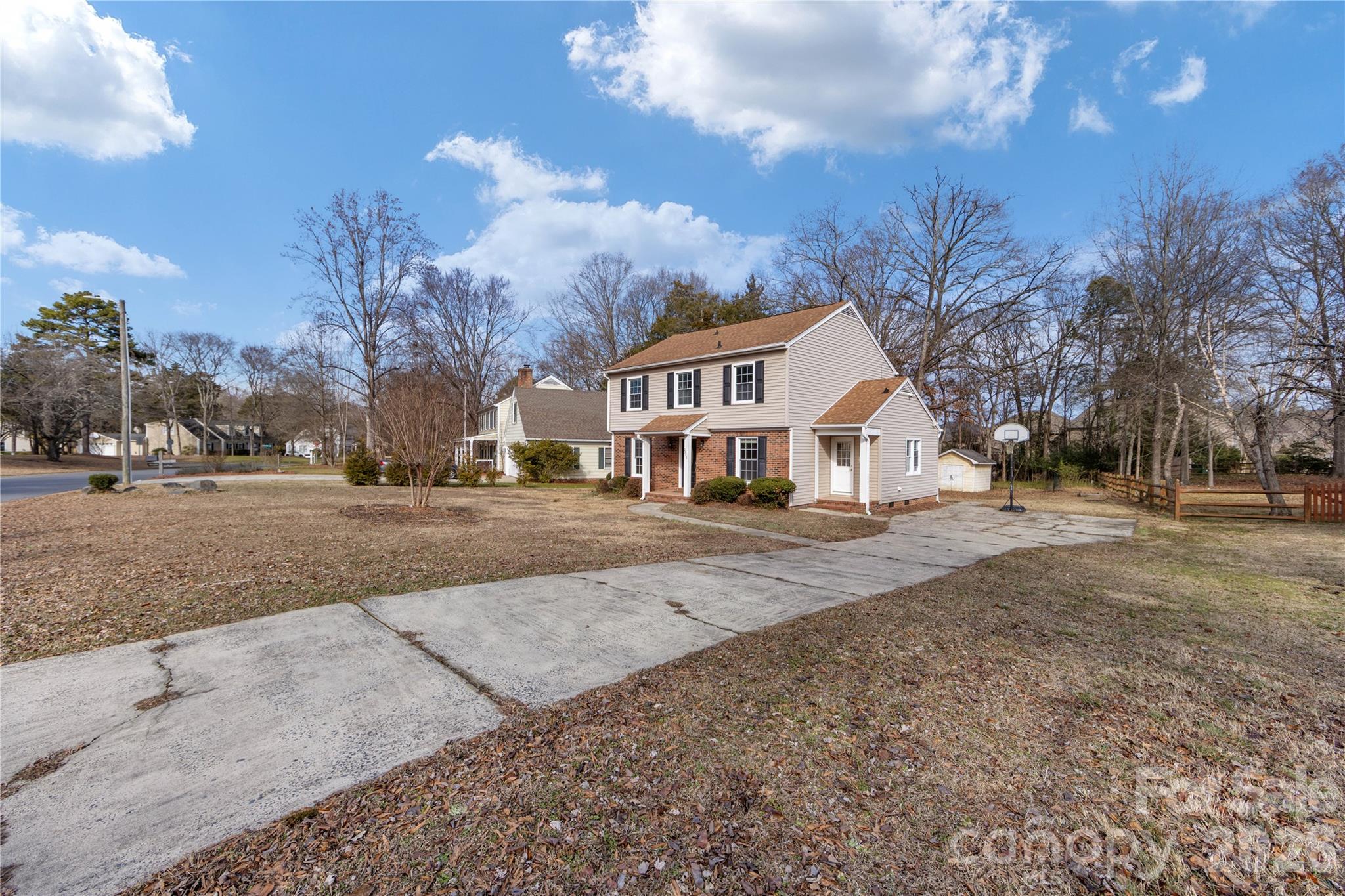 2240 Lawton Bluff Road Charlotte, NC 28226 - Photo 2 of 33