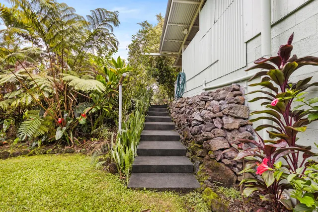 $699,000 | 595 West Kawailani Street, Hilo, HI 96720