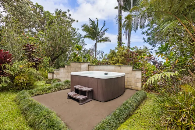 $699,000 | 595 West Kawailani Street, Hilo, HI 96720