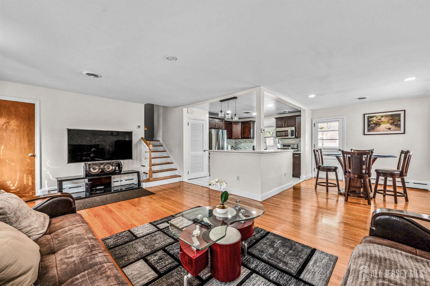701 Denninger Road North Plainfield, NJ 07063 - Photo 2 of 24