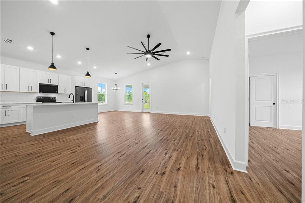 16213 Penn State Road Weeki Wachee, FL 34614 - Photo 11 of 63