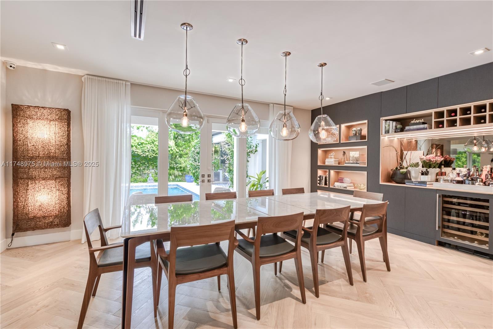 907 Jeronimo Drive Coral Gables, FL 33146 - Photo 10 of 64