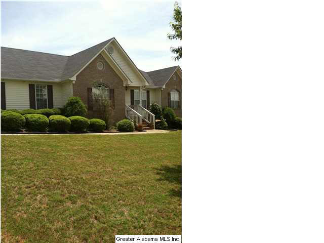 904 Ridgeway Drive Oneonta, AL 35121 - Photo 2 of 7