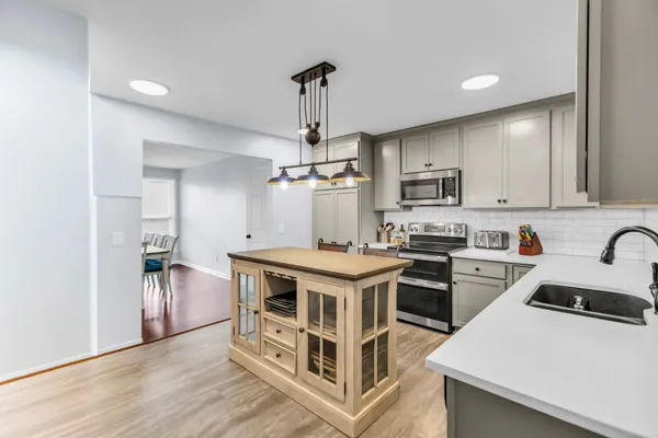 $540,000 | 1917 Graceland Drive, Goodlettsville, TN 37072