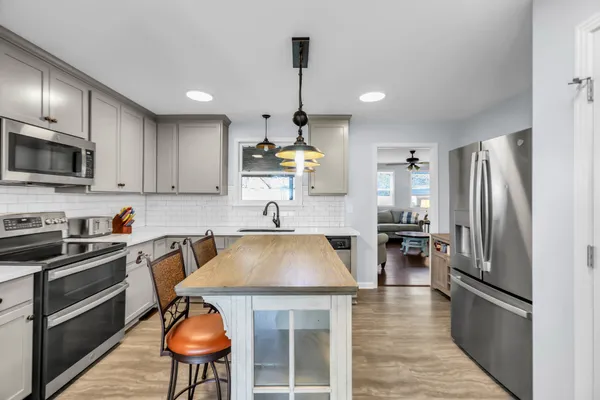 $540,000 | 1917 Graceland Drive, Goodlettsville, TN 37072