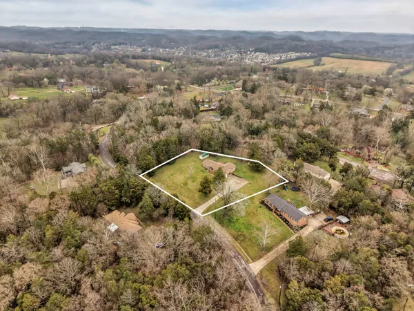 $540,000 | 1917 Graceland Drive, Goodlettsville, TN 37072