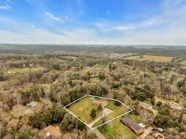 $540,000 | 1917 Graceland Drive, Goodlettsville, TN 37072
