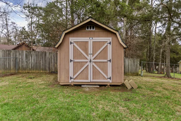$540,000 | 1917 Graceland Drive, Goodlettsville, TN 37072