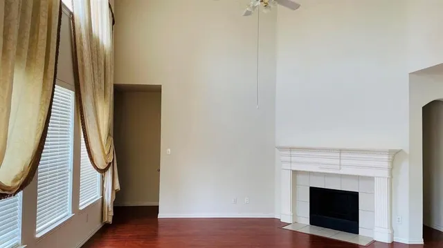 a view of a livingroom with a fireplace
