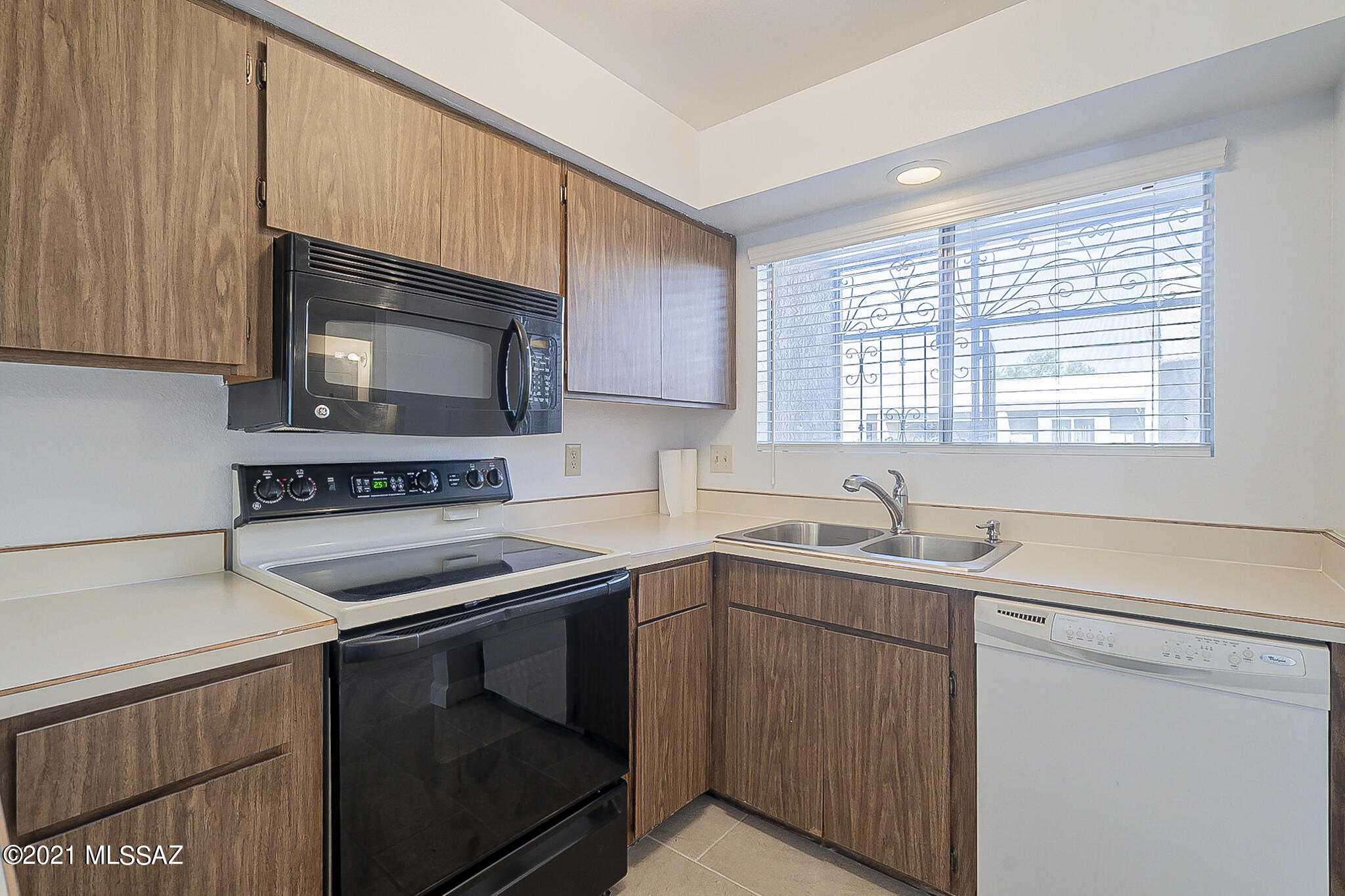 3750 North Country Club Road, Unit 65 Tucson, AZ 85716 - Photo 16 of 34