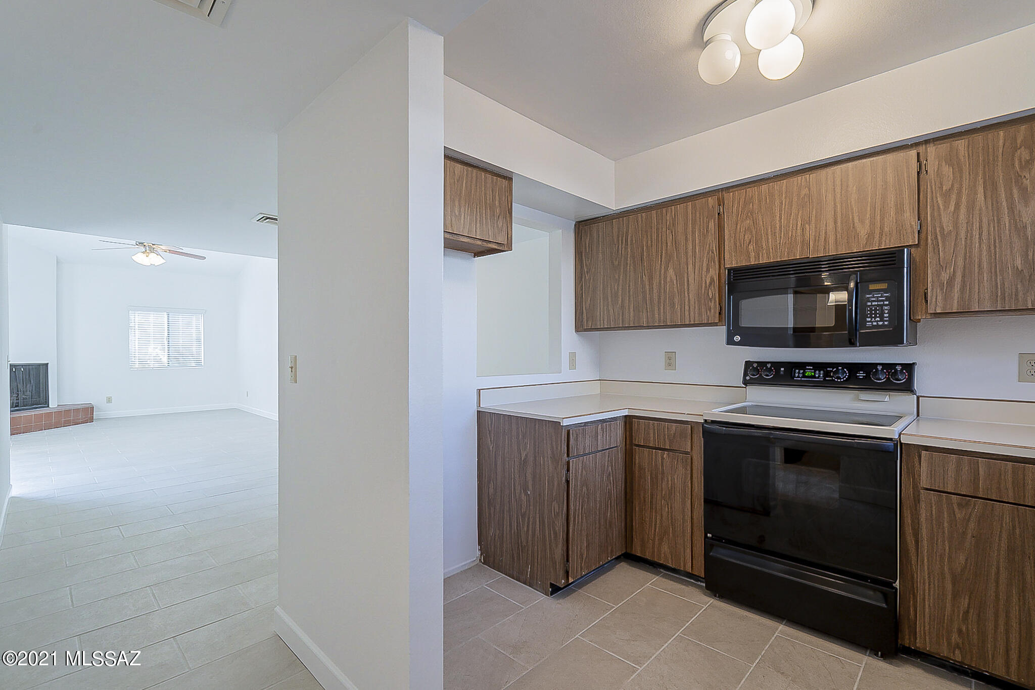 3750 North Country Club Road, Unit 65 Tucson, AZ 85716 - Photo 7 of 34