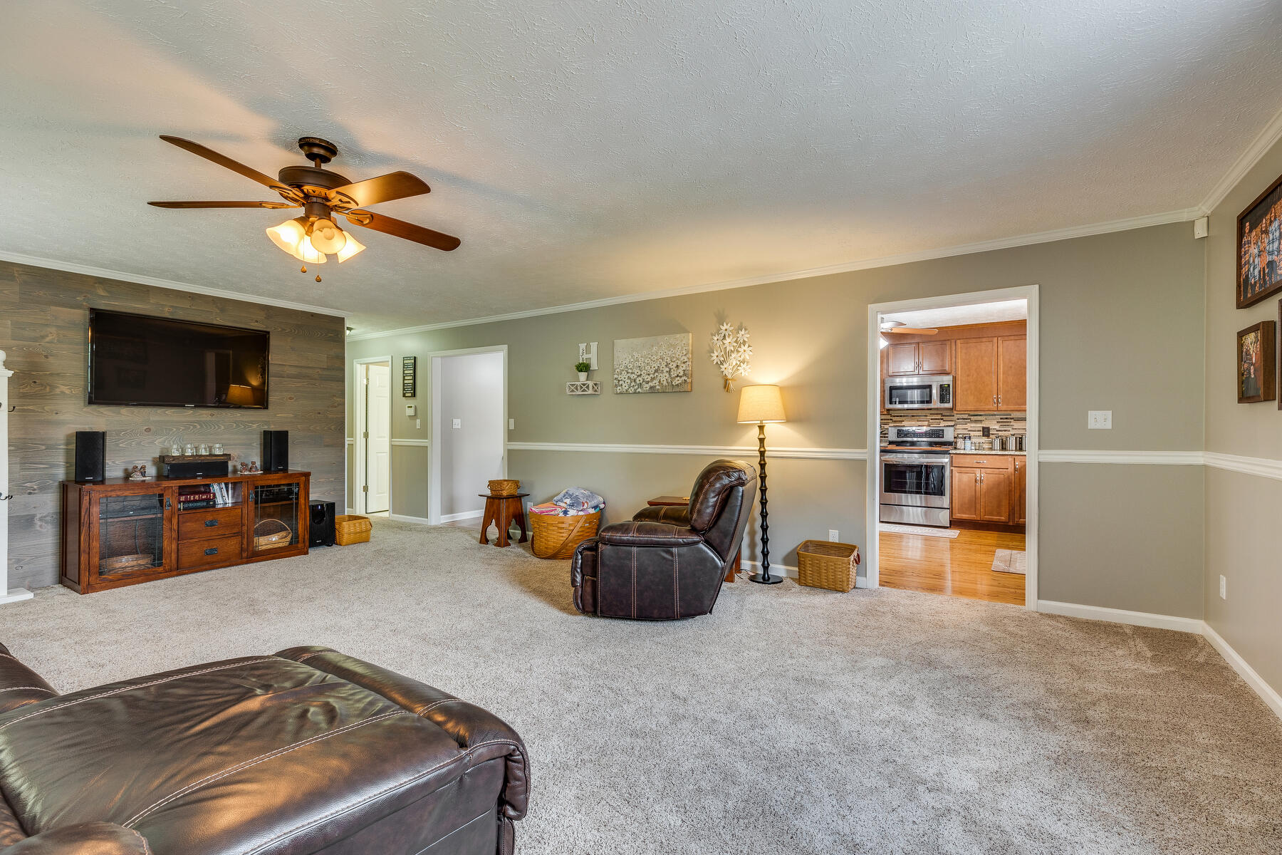 631 Chadwell Road Kingsport, TN 37660 - Photo 8 of 55 010