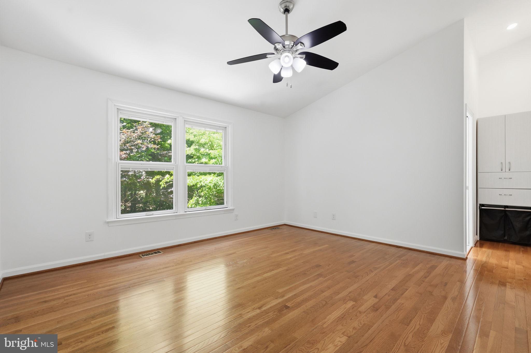 1609 Oak Spring Way Reston, VA 20190 - Photo 21 of 50