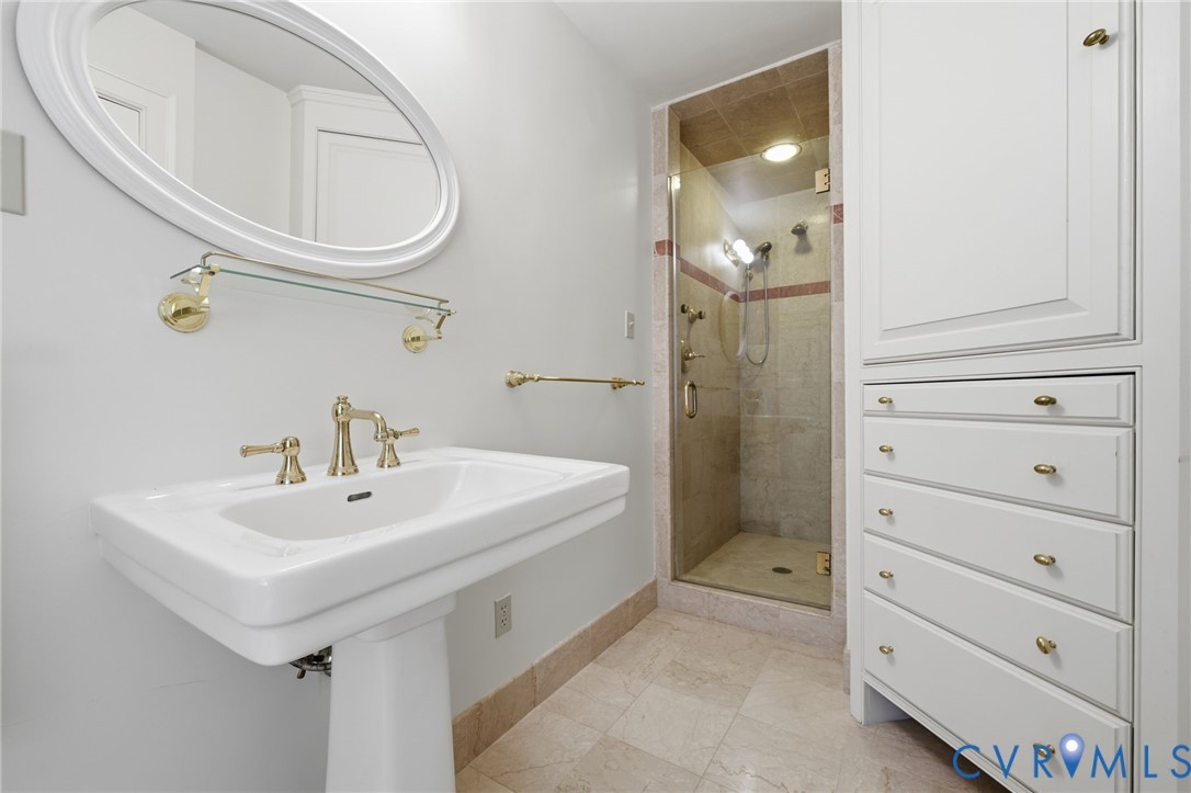 3905 Sulgrave Road Richmond, VA 23221 - Photo 30 of 56 EnSuite Bath for Bedroom #2