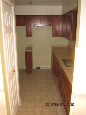 31027098-6.JPG