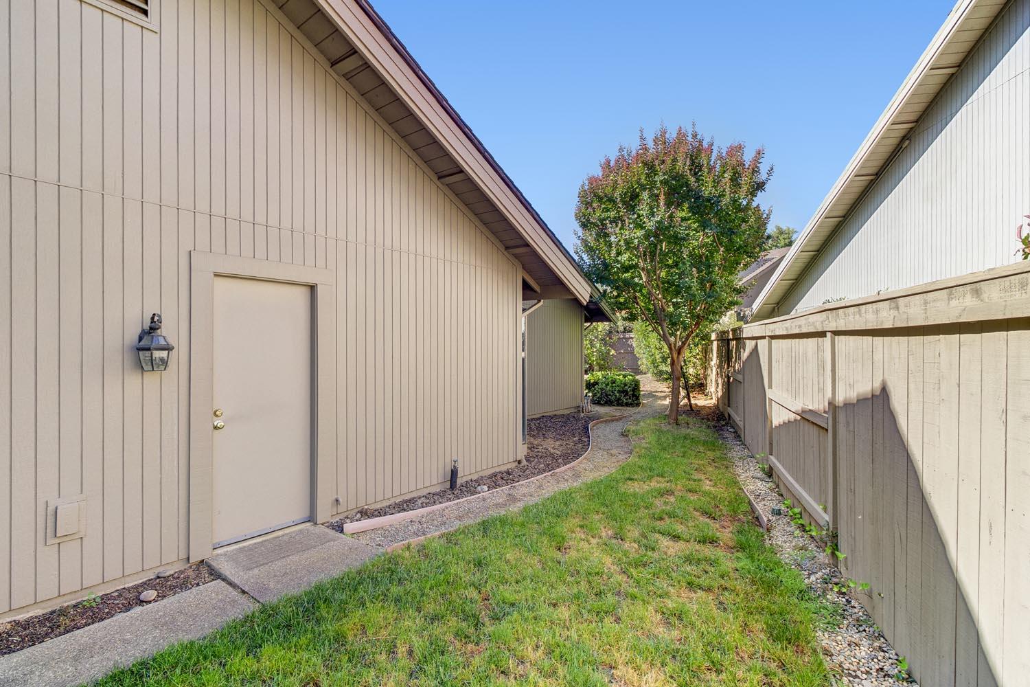 11368 Sutters Fort Way Gold River, CA 95670 - Photo 30 of 31