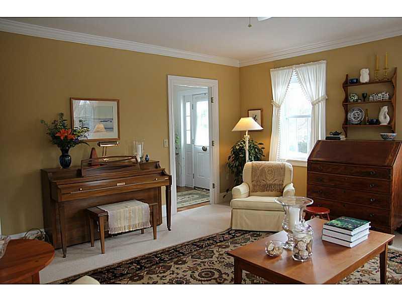 21 Neck Road South China, ME 04358 - Photo 23 of 35 Living Room.