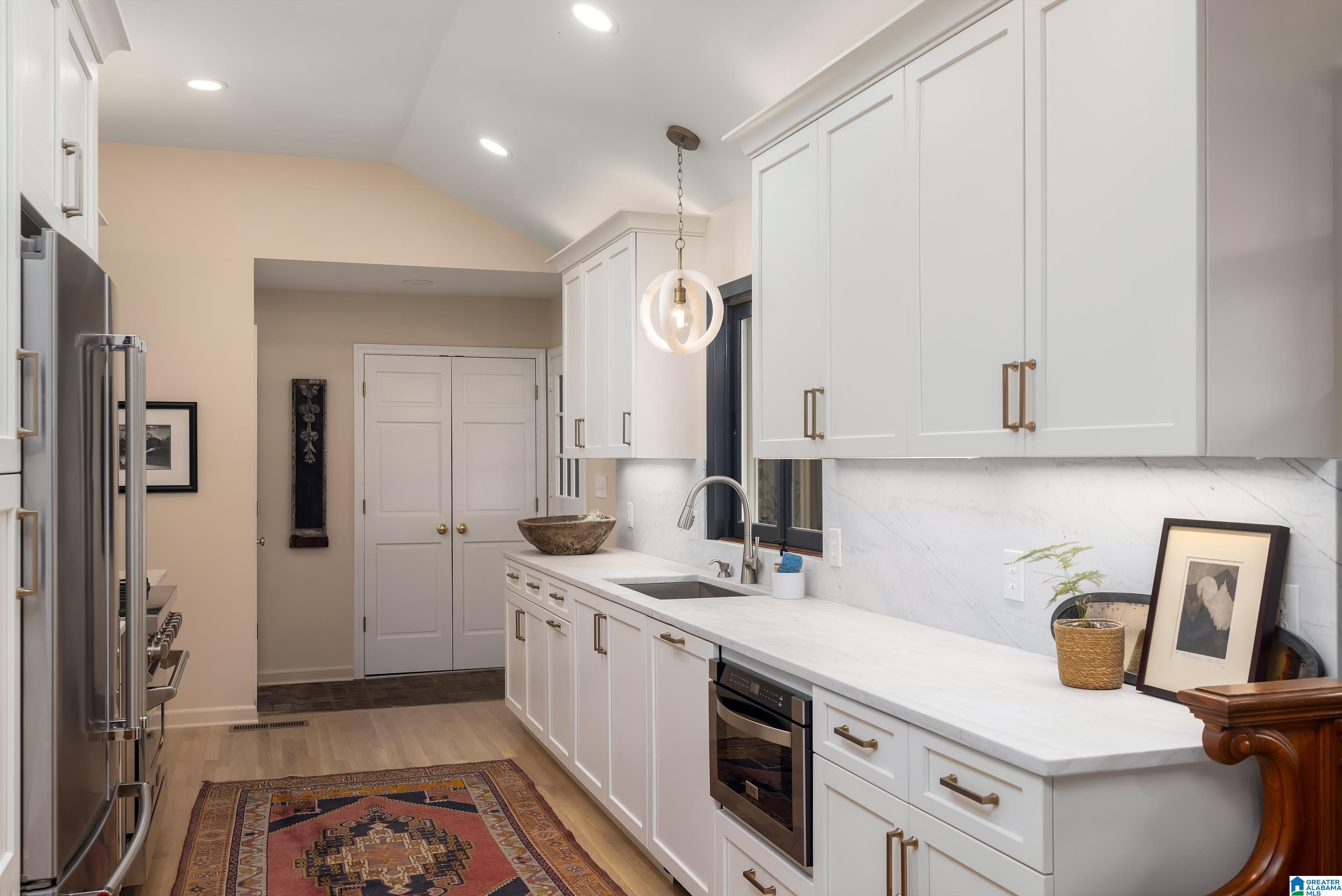 3404 North Woodridge Road Birmingham, AL 35223 - Photo 29 of 76