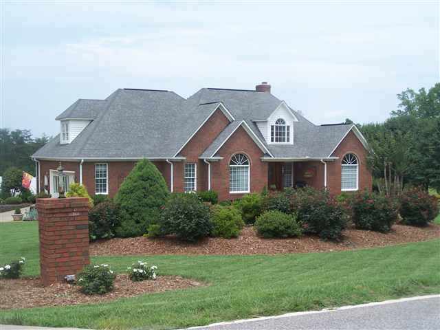 805 Old Mill Road Campobello, SC 29322 - Photo 3 of 24