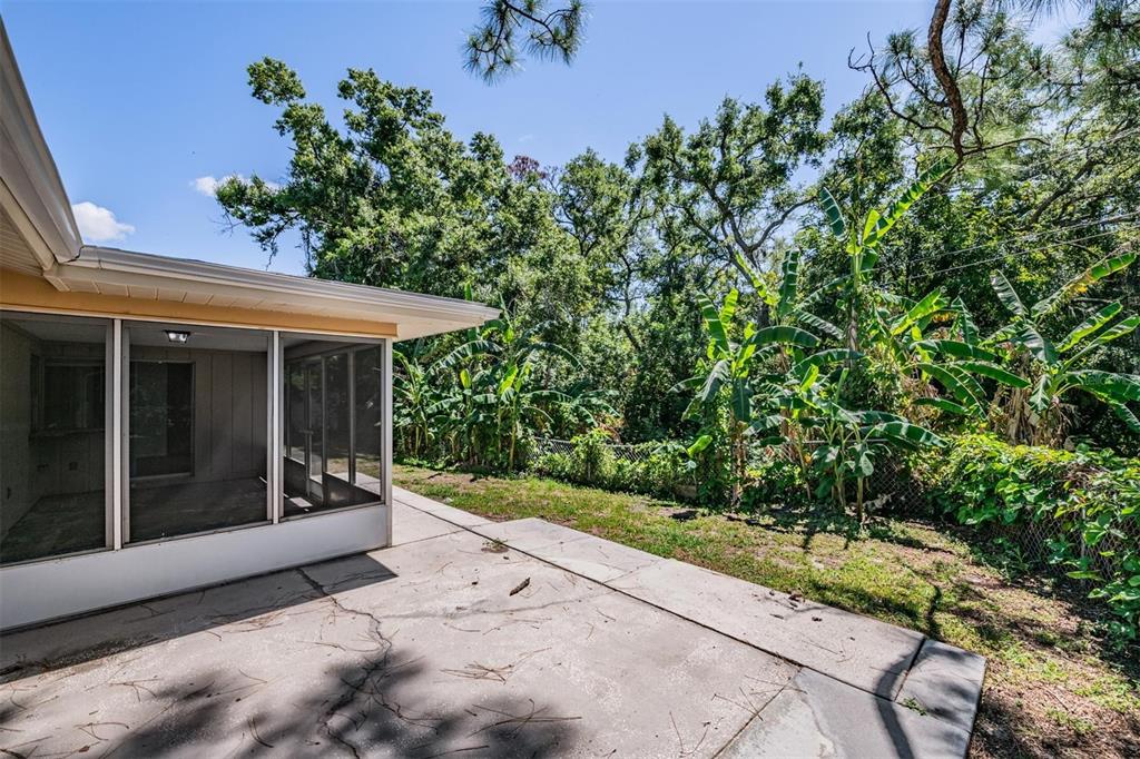 1124 Danny Drive Sarasota, FL 34243 - Photo 34 of 45
