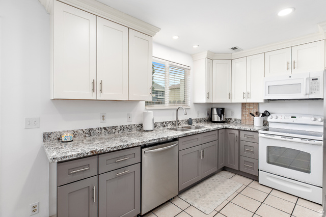 246 East 8375 South Sandy, UT 84070 - Photo 7 of 20