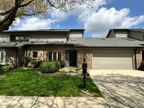 $300,000 | 1030 Stratford Hall Street, Unit 173, Indianapolis, IN 46260