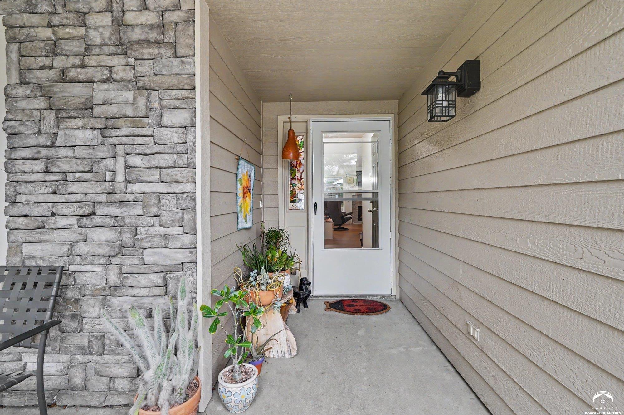 1829 Delaware Street Lawrence, KS 66044 - Photo 6 of 42
