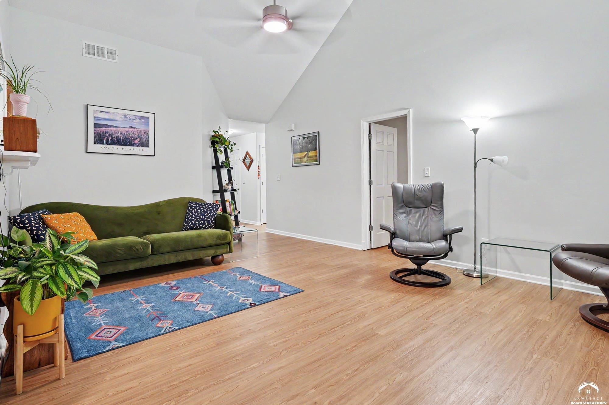1829 Delaware Street Lawrence, KS 66044 - Photo 8 of 42