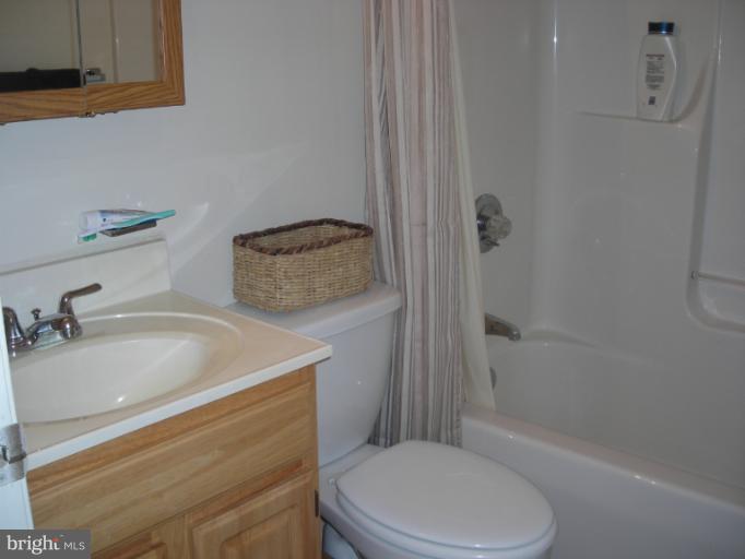 1535 South Rolling Road Halethorpe, MD 21227 - Photo 4 of 30 Main Bath