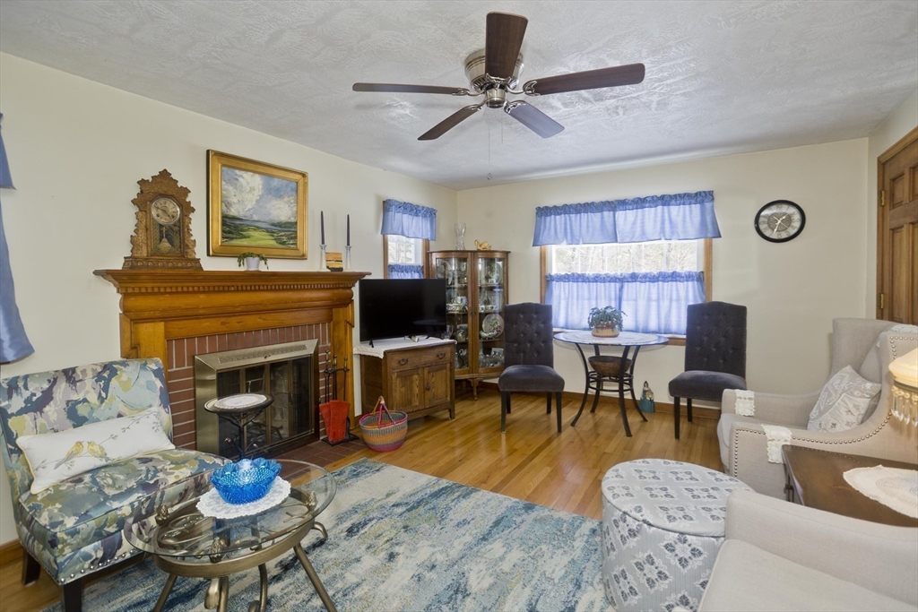 854 Grayson Drive Springfield, MA 01119 - Photo 16 of 40