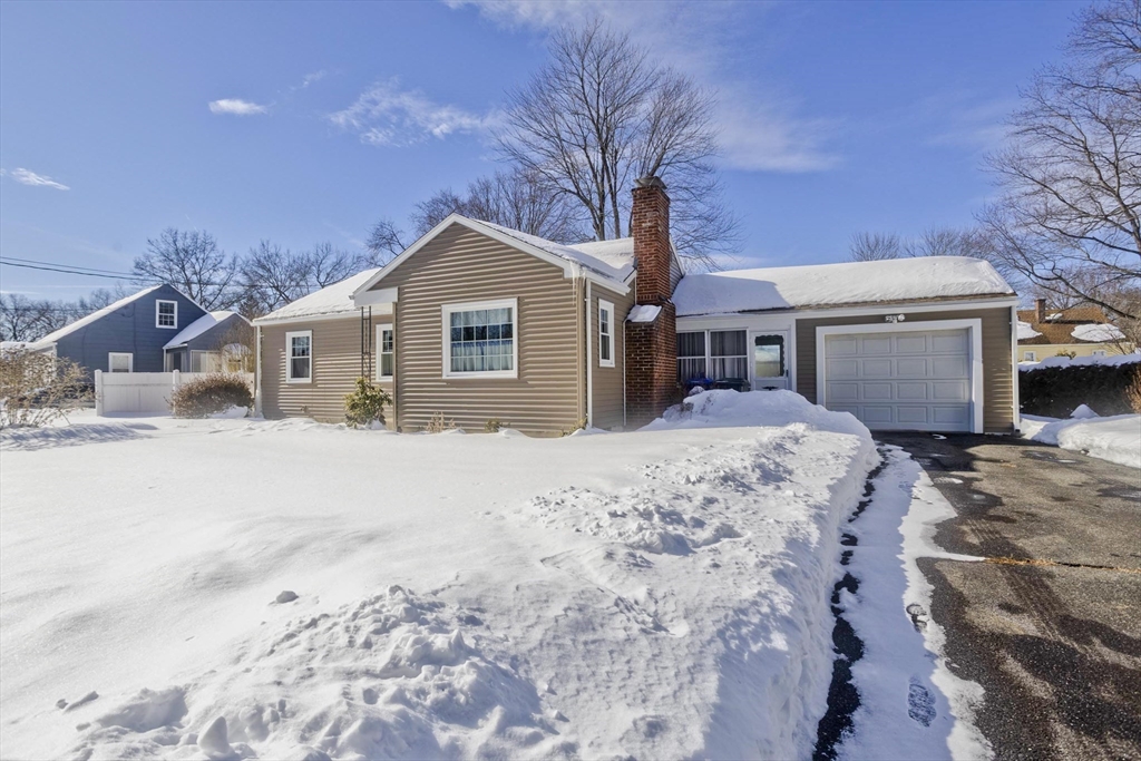 854 Grayson Drive Springfield, MA 01119 - Photo 2 of 40