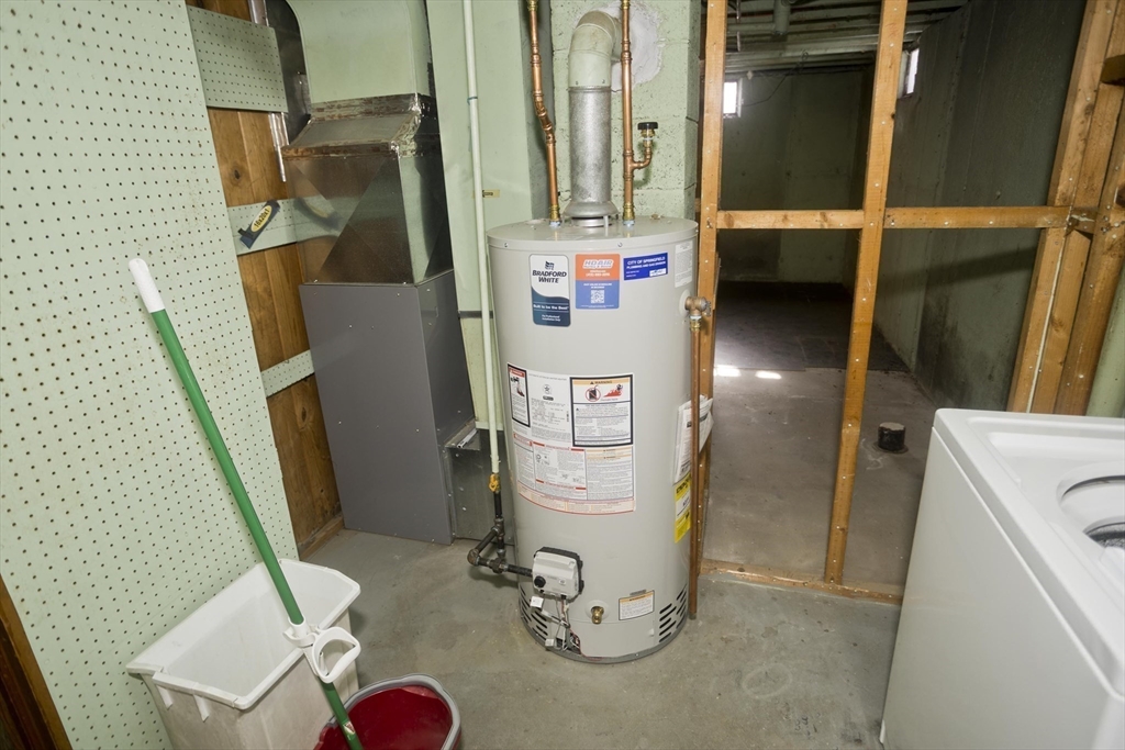 854 Grayson Drive Springfield, MA 01119 - Photo 36 of 40