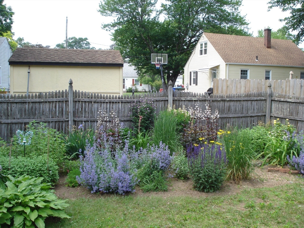 854 Grayson Drive Springfield, MA 01119 - Photo 39 of 40