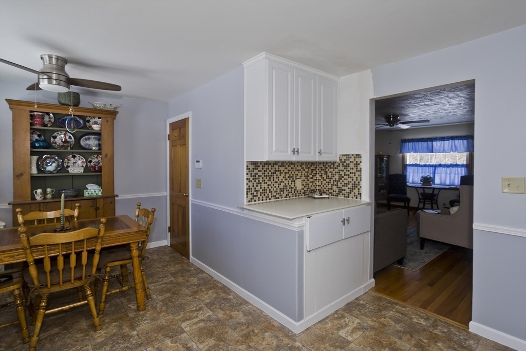 854 Grayson Drive Springfield, MA 01119 - Photo 10 of 40